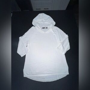 UEC JEANNE PIERRE WHITE HOODED SWEATER SZ M